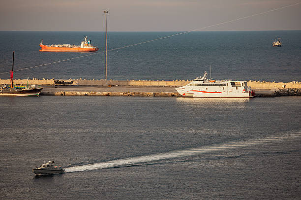 is-the-strait-of-hormuz-open-now